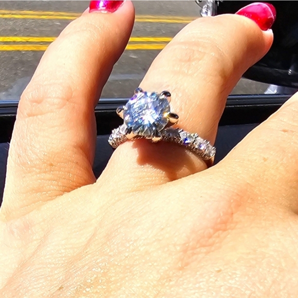 Certified 3ct. Moissanite Diamond Luxurious Engagement Ring - ** NIB ** - Picture 3 of 14
